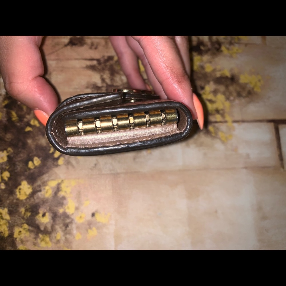 Authentic Gucci key case - Picture 7 of 8